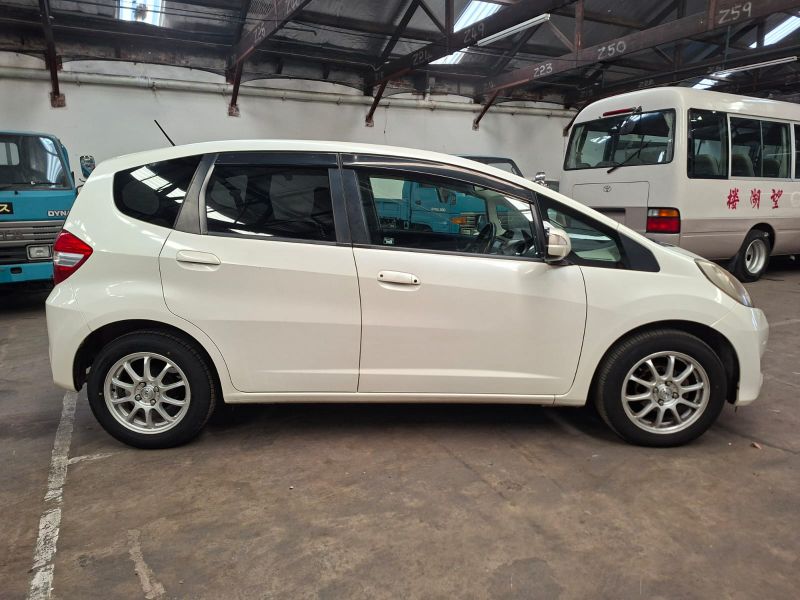  30830  HONDA FIT  2011  