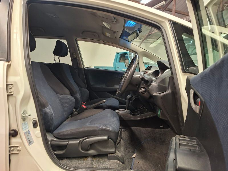  30830  HONDA FIT  2011  