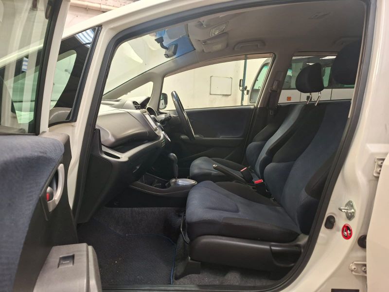  30830  HONDA FIT  2011  