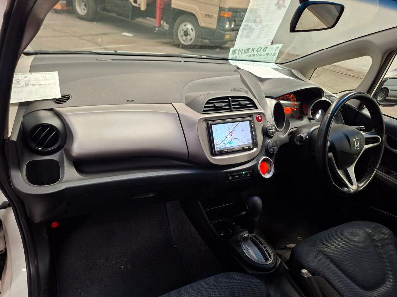  30830  HONDA FIT  2011  