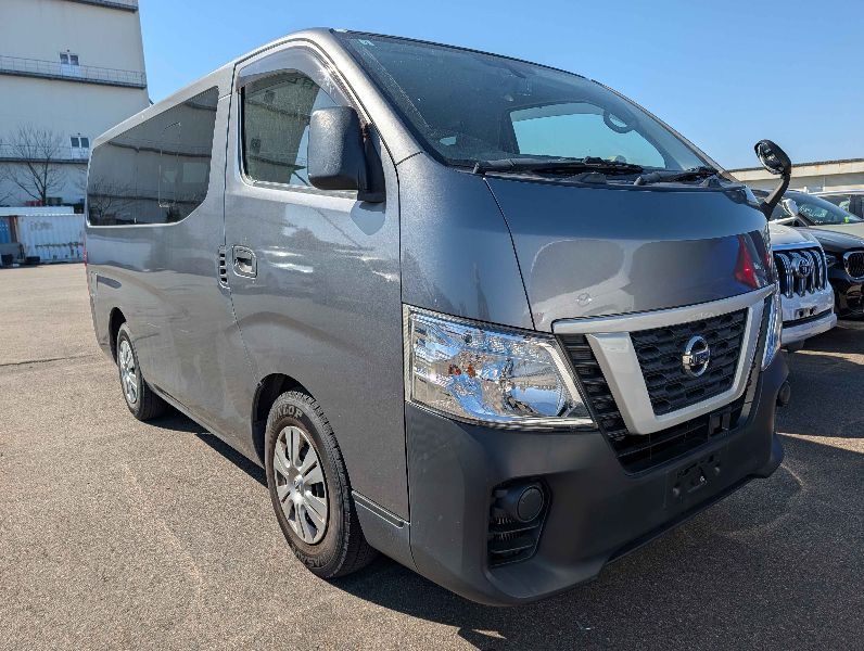  30333 TOYOTA REGIUS  2017  