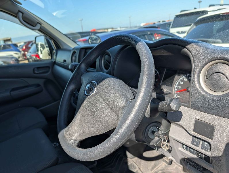  30832  NISSAN CARAVAN  2018  