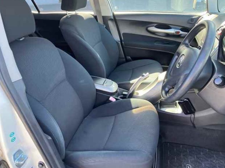  30842  TOYOTA AURIS  2009  