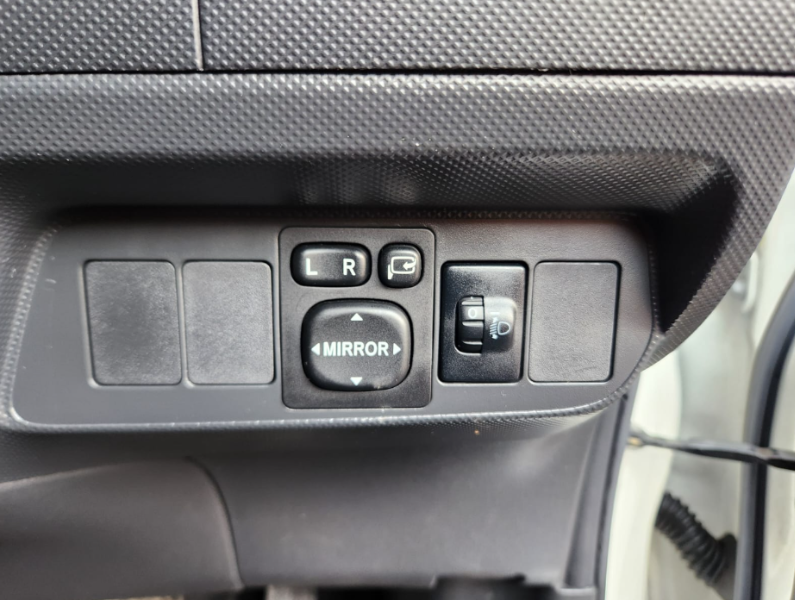  30842  TOYOTA AURIS  2009  