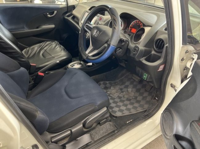  30845  HONDA FIT  2011  