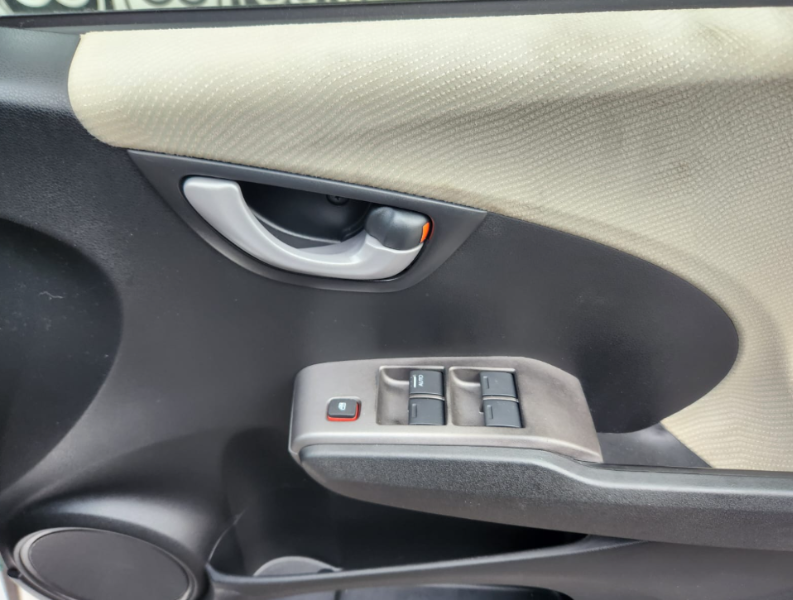  30852  HONDA FIT  2009  