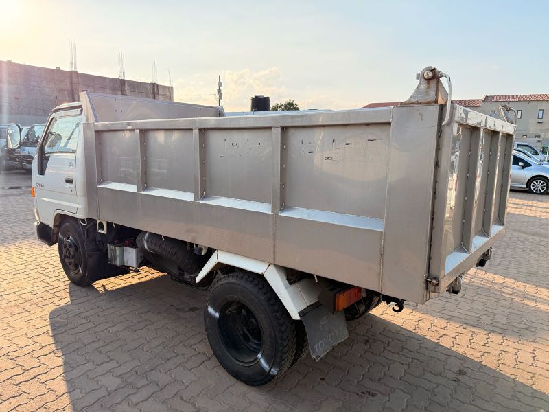  30867  TOYOTA DYNA DUMP  1996  