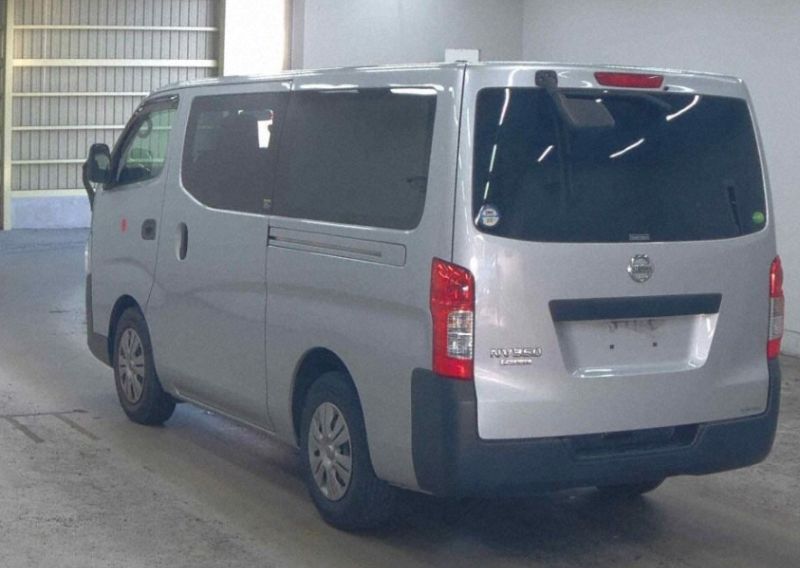  30873  NISSAN CARAVAN  2018  