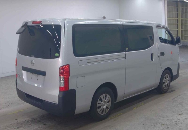  30873  NISSAN CARAVAN  2018  