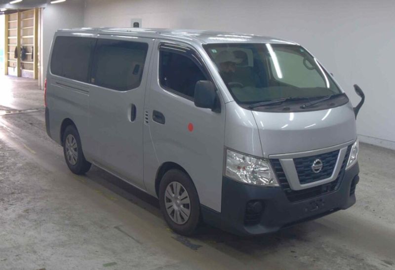  30873  NISSAN CARAVAN  2018 