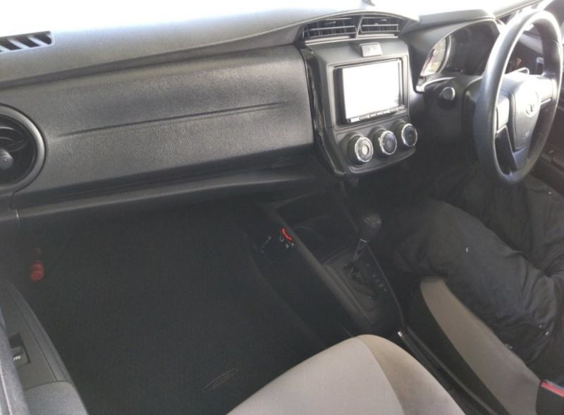  30896  TOYOTA COROLLA AXIO  2016  