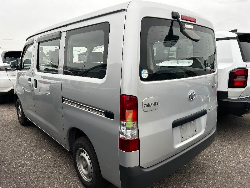  30906  TOYOTA LITEACE  2019  