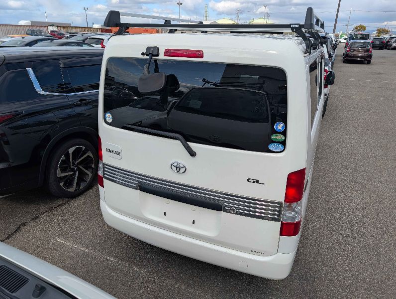  30938  TOYOTA TOWNACE  2018  