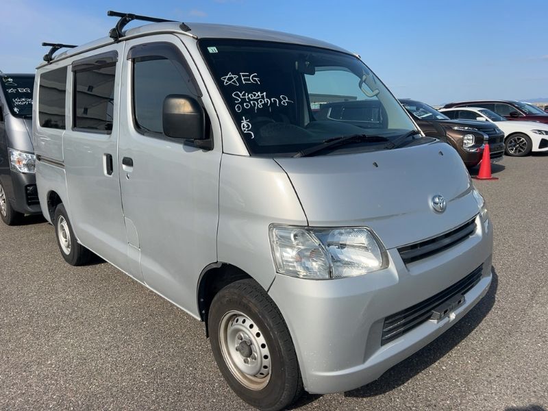  30939  TOYOTA TOWNACE  2018  