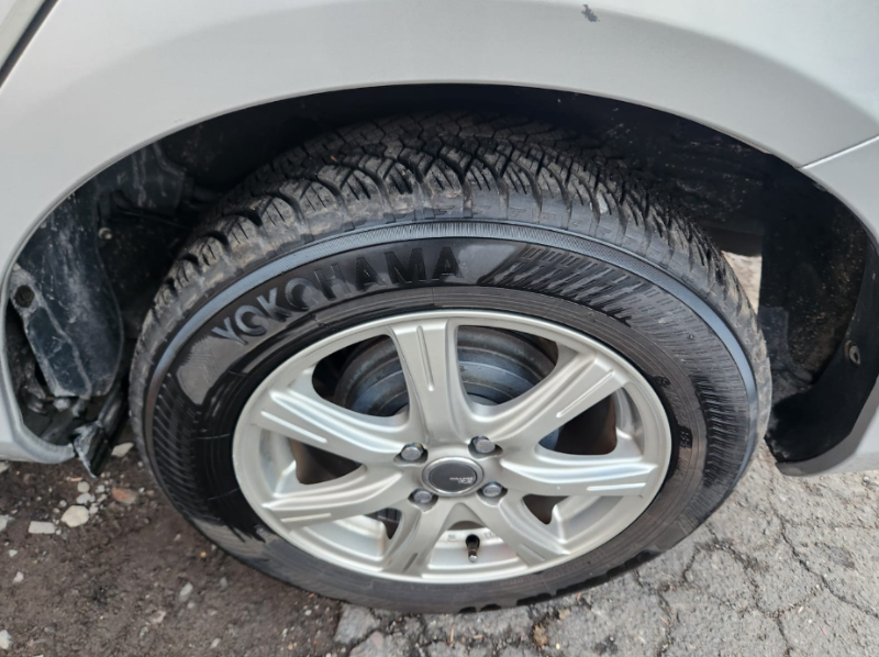  30940  TOYOTA COROLLA AXIO  2010  