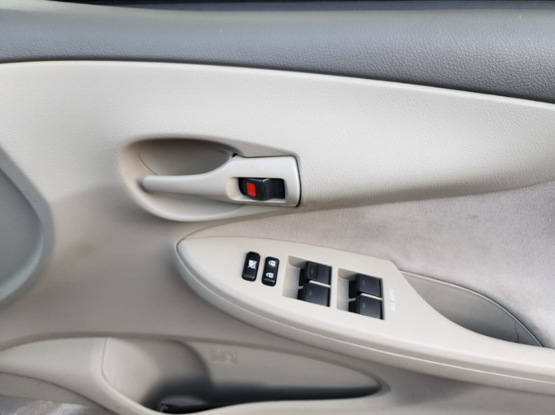  30940  TOYOTA COROLLA AXIO  2010  