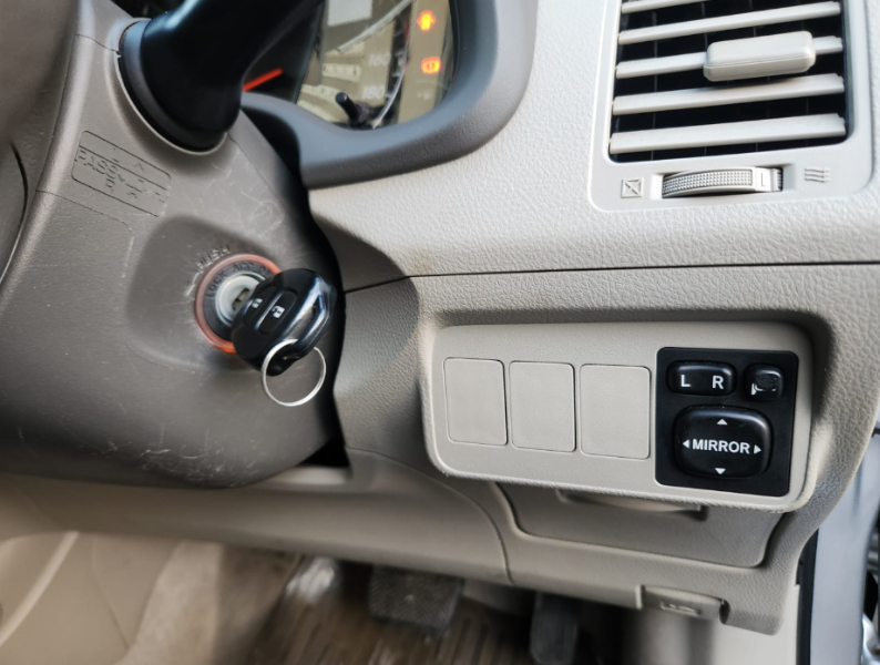  30940  TOYOTA COROLLA AXIO  2010  