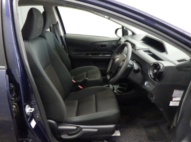  30943  TOYOTA AQUA  2017  