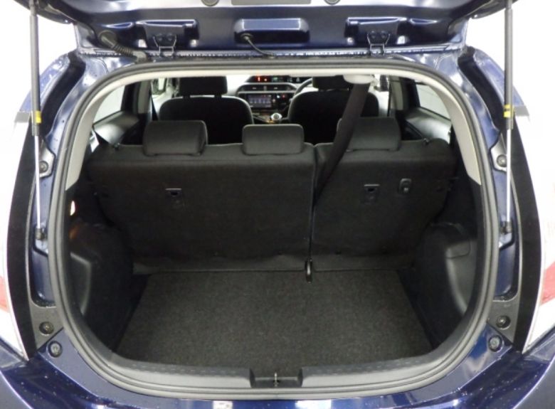  30943  TOYOTA AQUA  2017  