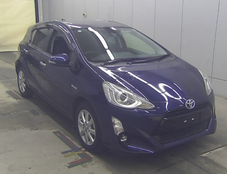  30943  TOYOTA AQUA  2017 