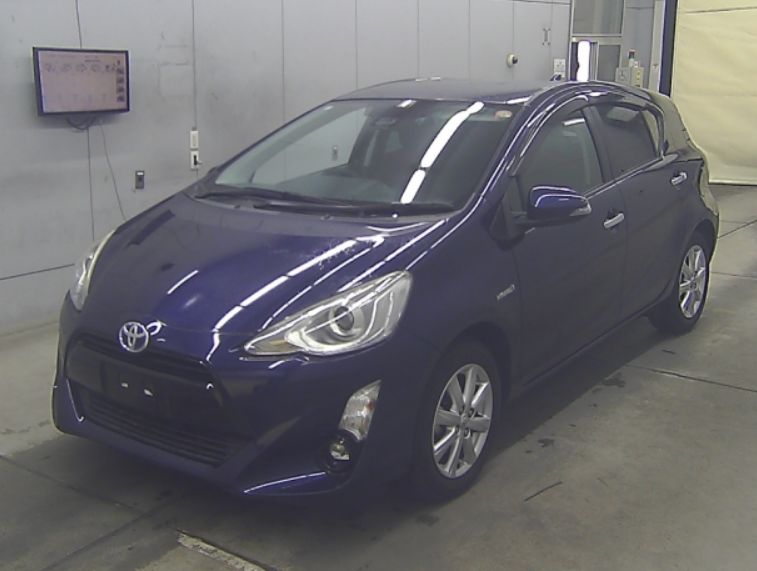  30943  TOYOTA AQUA  2017  