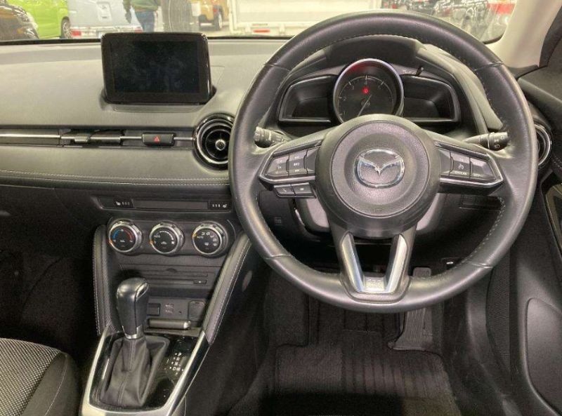  30944  MAZDA DEMIO  2017  