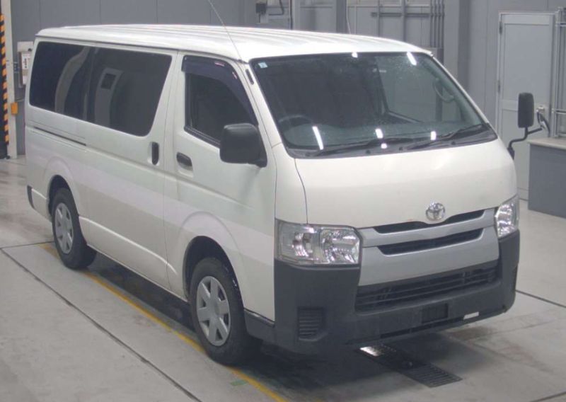  30945  TOYOTA HIACE  2017  