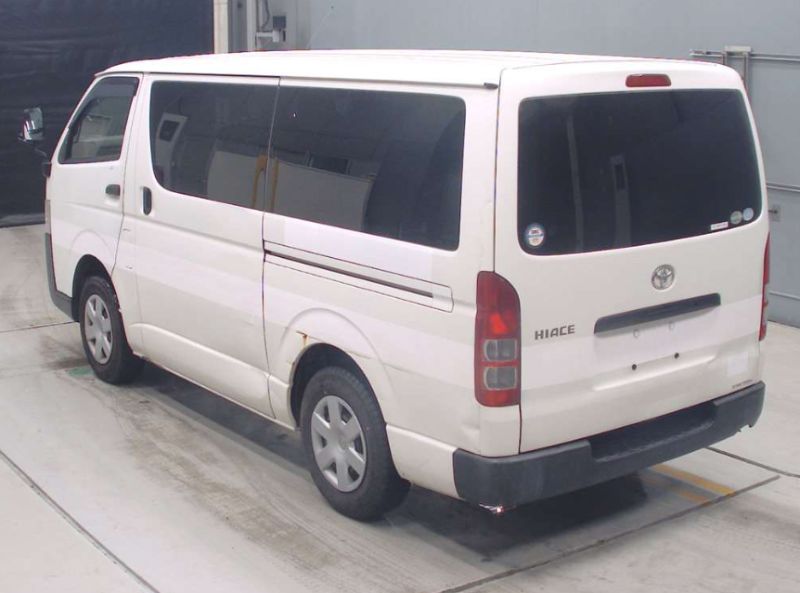  30945  TOYOTA HIACE  2017  