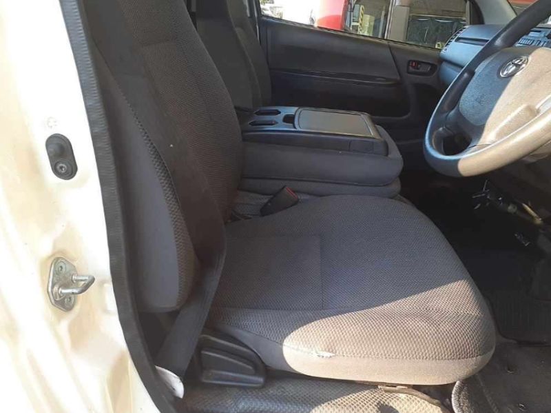  30945  TOYOTA HIACE  2017  