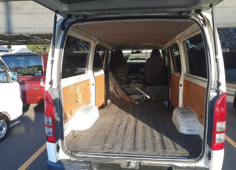  30945  TOYOTA HIACE  2017  