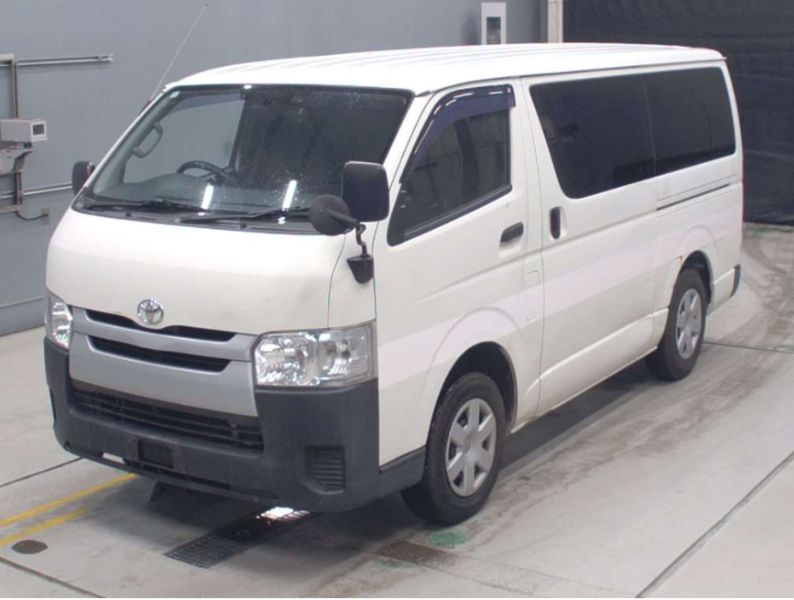  30333 TOYOTA REGIUS  2017  
