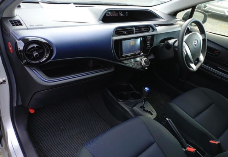  30948  TOYOTA AQUA  2016  
