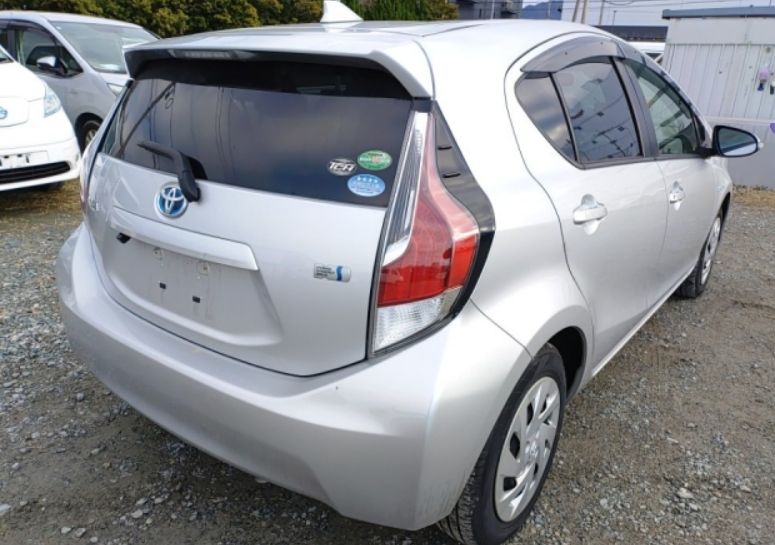  30948  TOYOTA AQUA  2016  