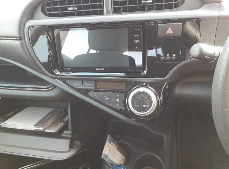  30956  TOYOTA AQUA  2016  