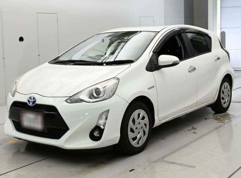  30956  TOYOTA AQUA  2016 