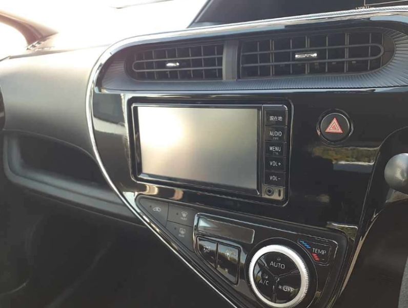  30957  TOYOTA AQUA  2017  