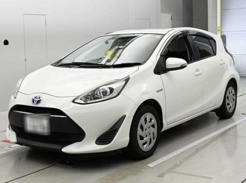  30957  TOYOTA AQUA  2017 