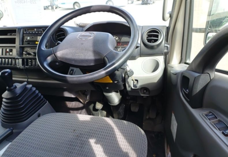  30985  HINO DUTRO  2017  