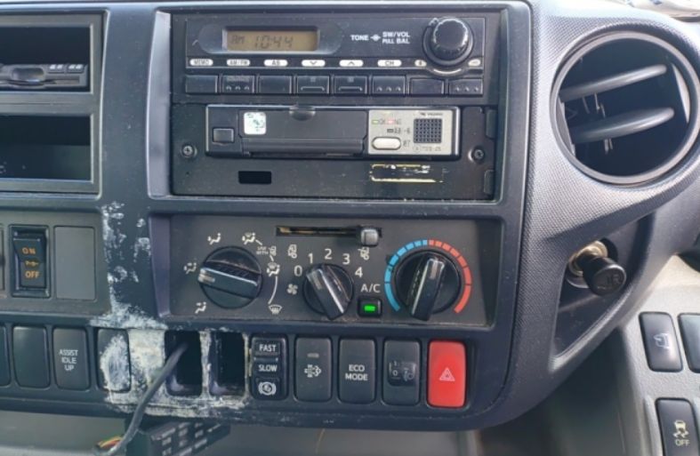  30985  HINO DUTRO  2017  
