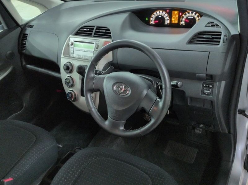  30994  TOYOTA RACTIS  2010  