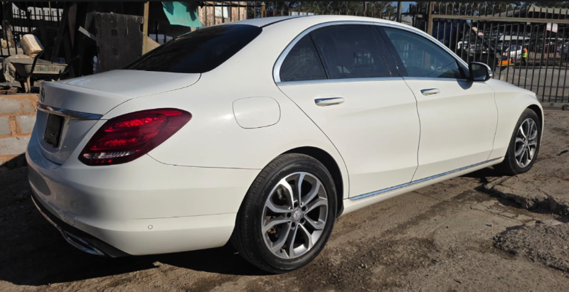  30995  MERCEDES BENZ C200  2017  