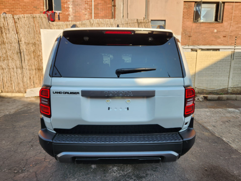 31003  TOYOTA LANDCRUISER  2024  