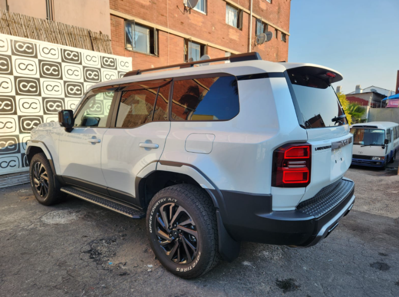  31003  TOYOTA LANDCRUISER  2024  