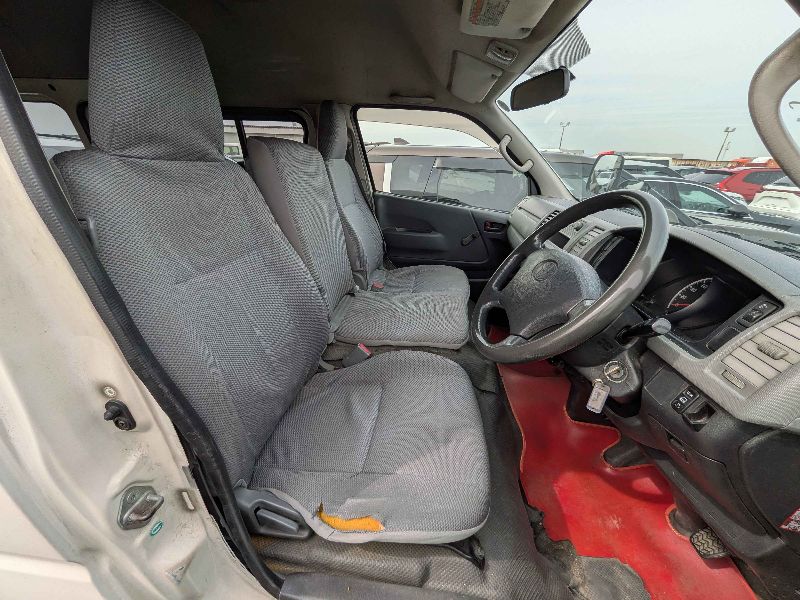  31008  TOYOTA HIACE  2007  