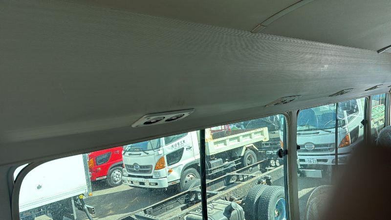  31018  TOYOTA COASTER  2003  