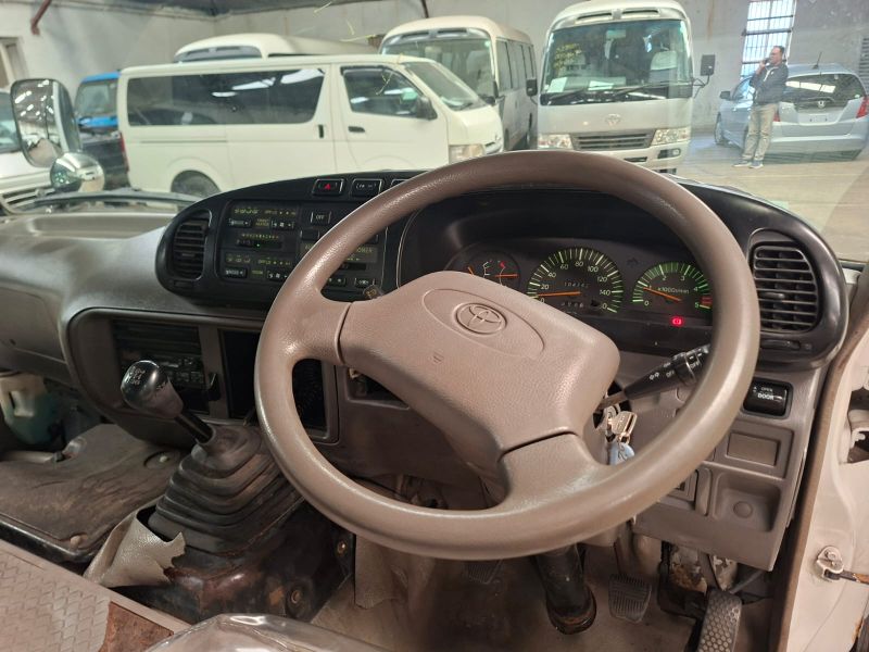  31018  TOYOTA COASTER  2003  