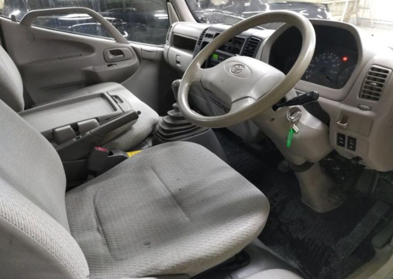  31021  TOYOTA DYNA  2000  