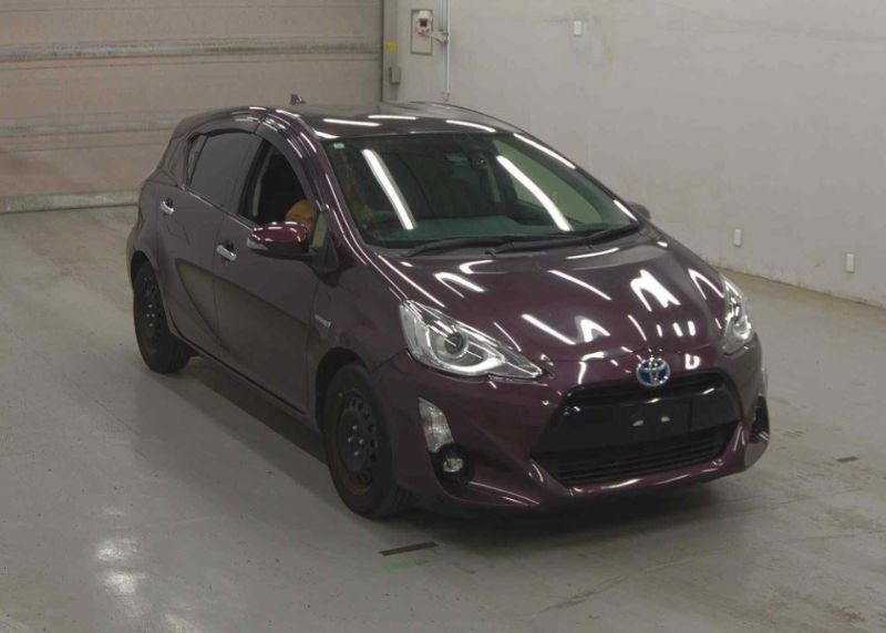  31032  TOYOTA AQUA  2017  