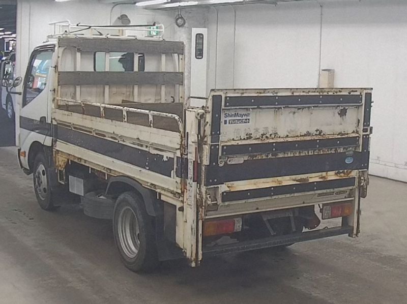  31033  HINO DUTRO  2014  