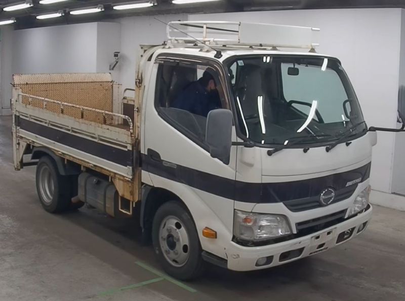  31033  HINO DUTRO  2014  